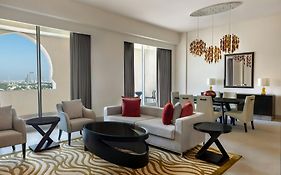 شقق ماريوت الفندقية , الجداف